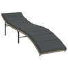 Világosszürke polyrattan napozóágy párnával 55x199x50 cm