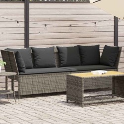 Szürke polyrattan kerti kanapé párnákkal