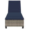 Szürke polyrattan napozóágy párnákkal 55x200x25,5 cm