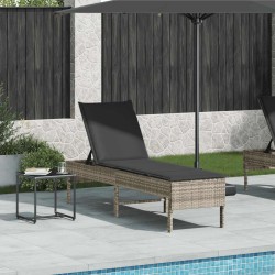 Világosszürke polyrattan napozóágy párnával 55x200x44 cm