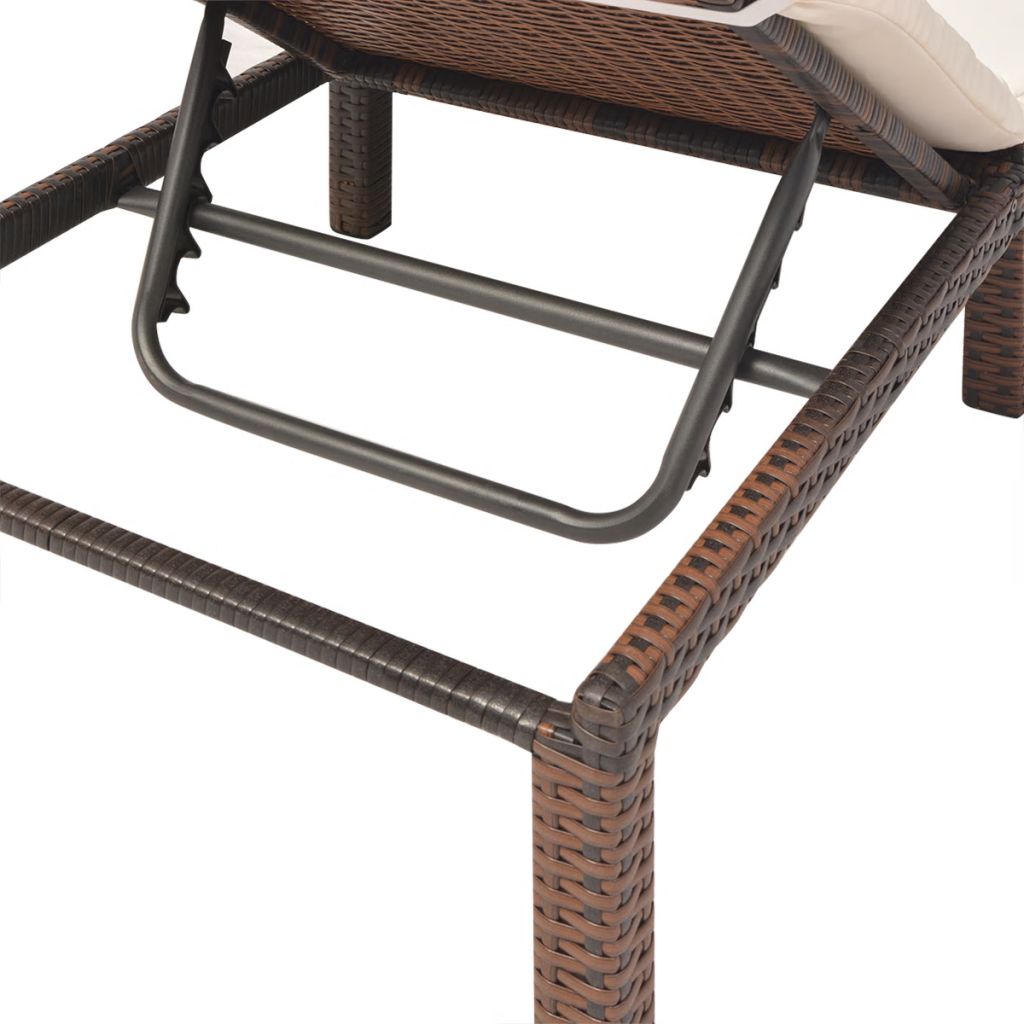 Barna polyrattan napozóágy párnával Barna polyrattan napozóágy párnával