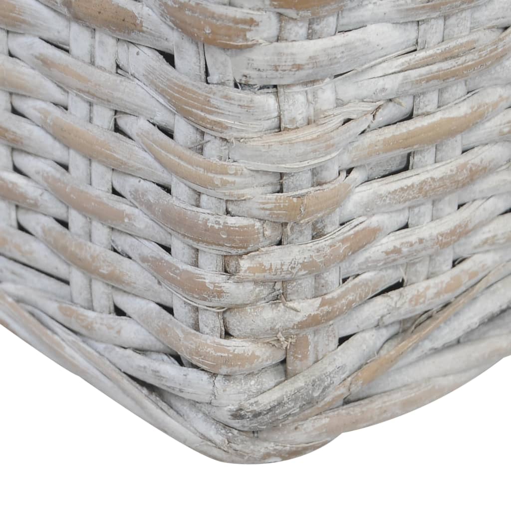 Szürke háromszemélyes természetes rattan kanapé párnákkal