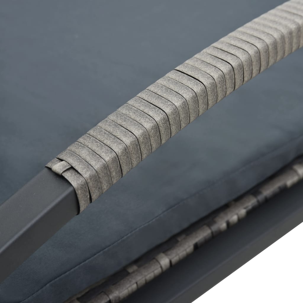 Antracitszürke polyrattan napozóágy párnával és kerekekkel