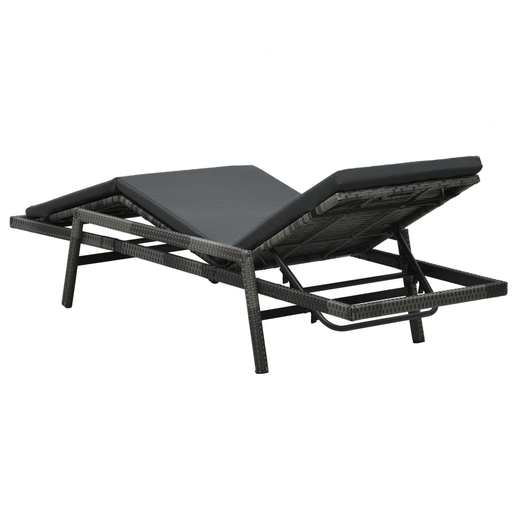 Szürke polyrattan napozóágy párnával