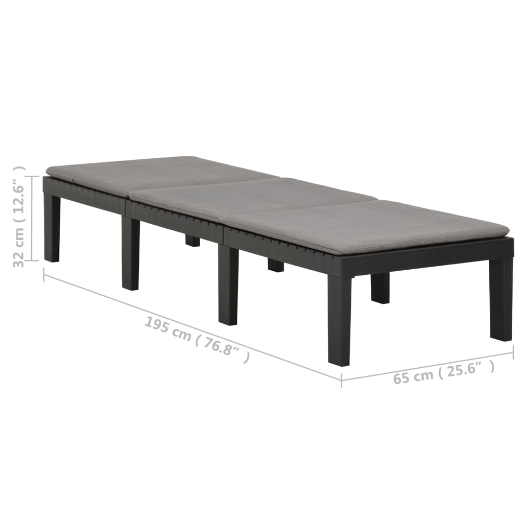 Antracitszürke műanyag napozóágy párnával