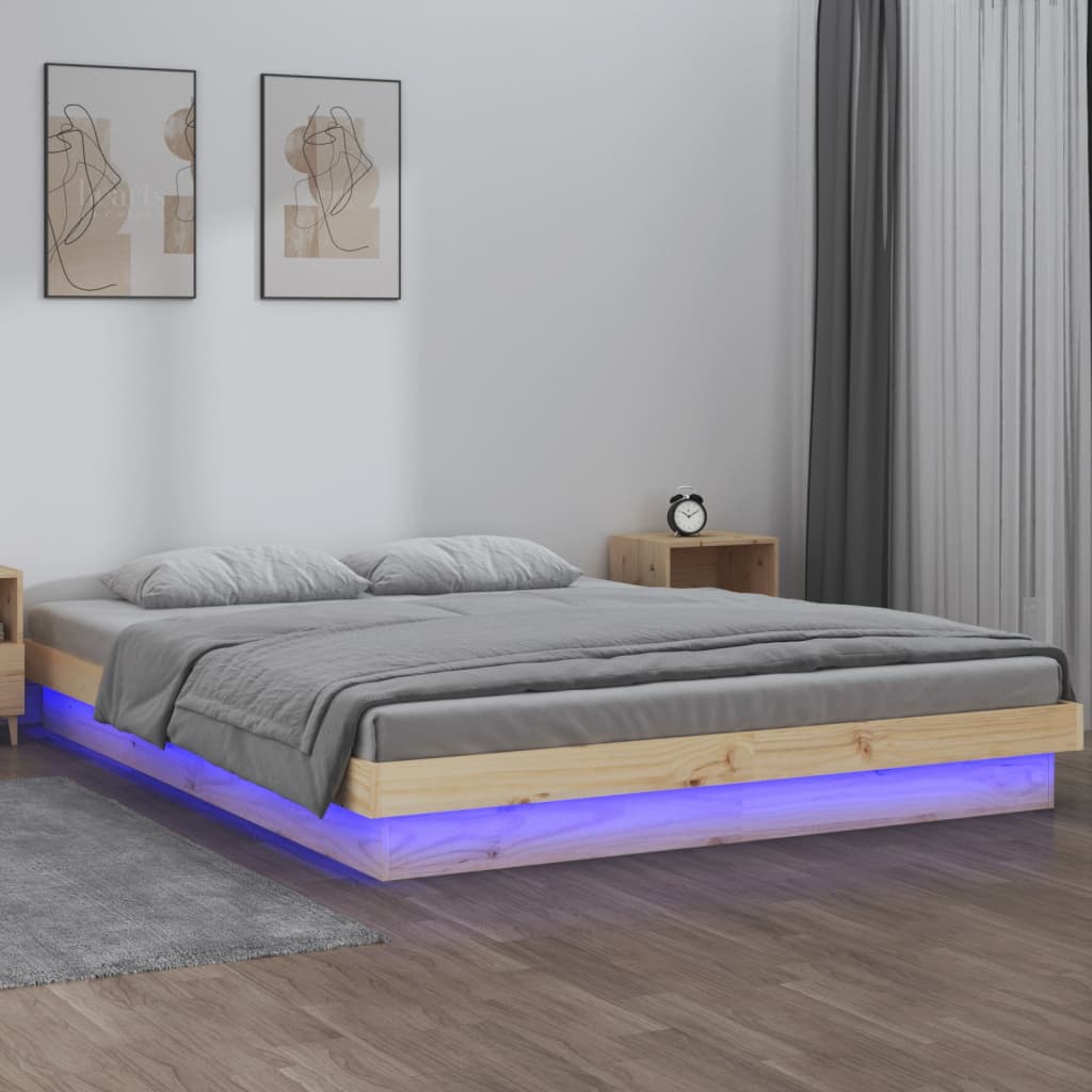 Tömör fa ágykeret led-ekkel 200 x 200 cm