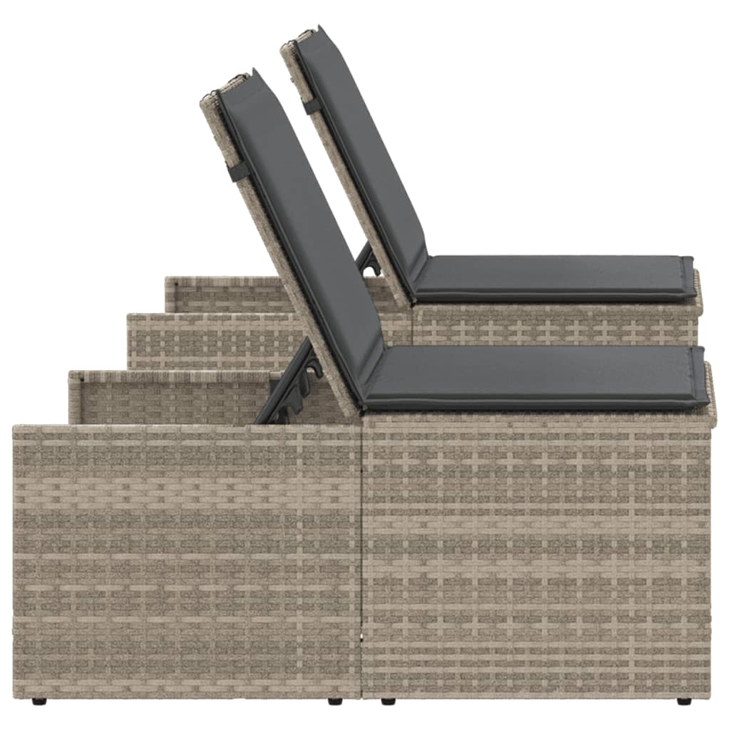2 db világosszürke polyrattan napozóágy asztallal