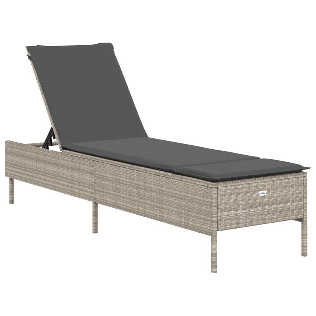 Világosszürke polyrattan napozóágy párnával