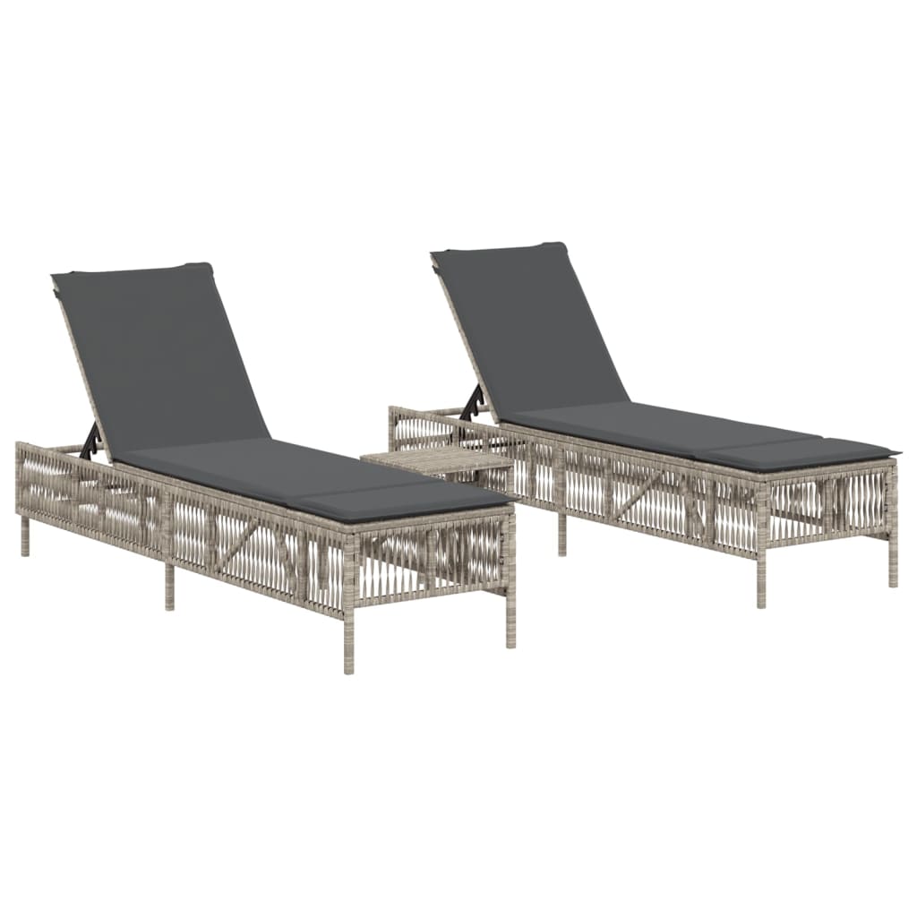 2 db világosszürke polyrattan napozóágy asztallal