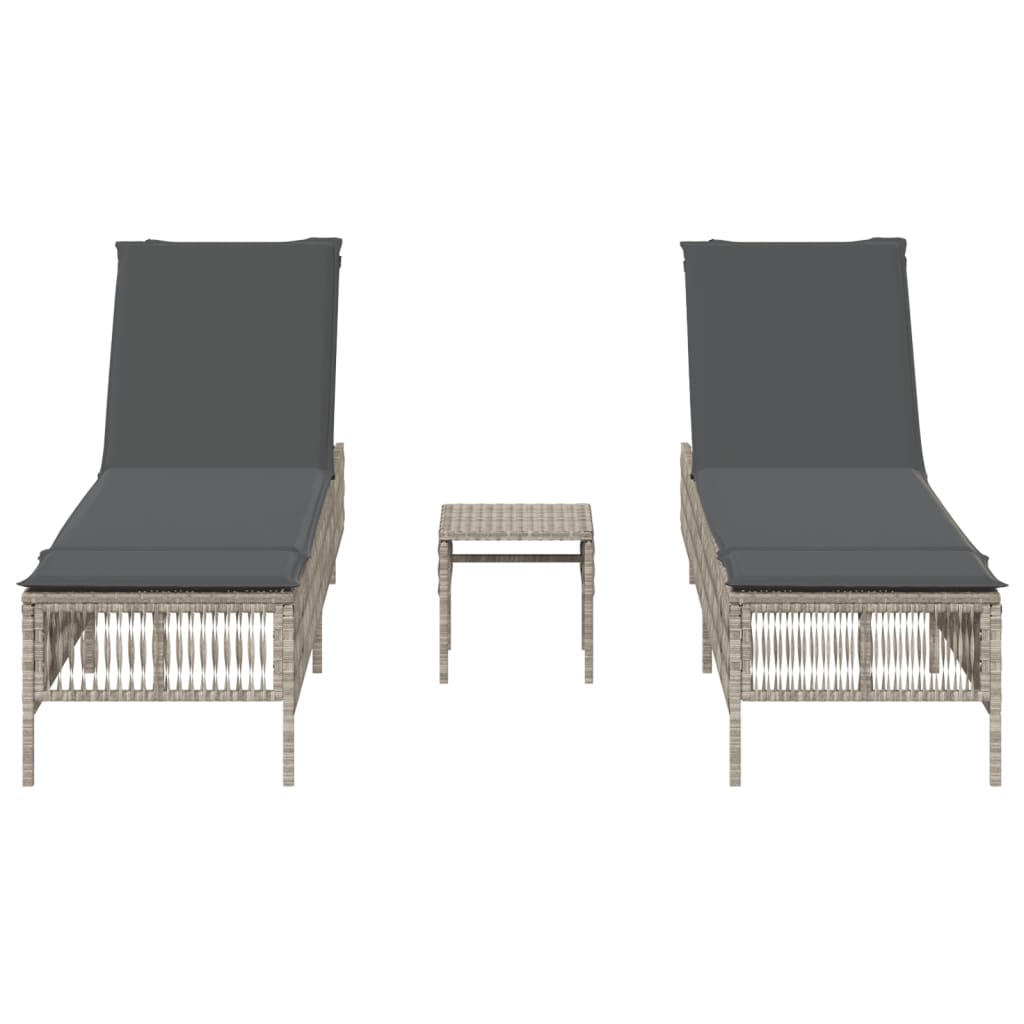 2 db világosszürke polyrattan napozóágy asztallal