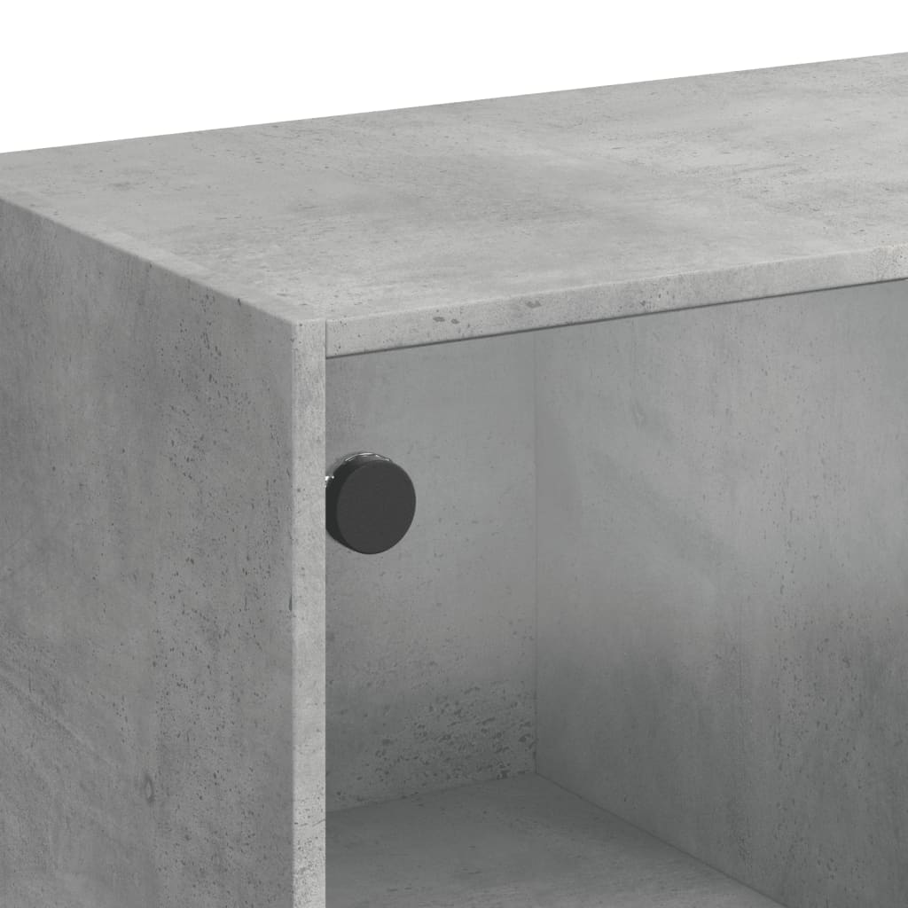 Betonszürke szerelt fa magasszekrény ajtókkal 68 x 37 x 109 cm