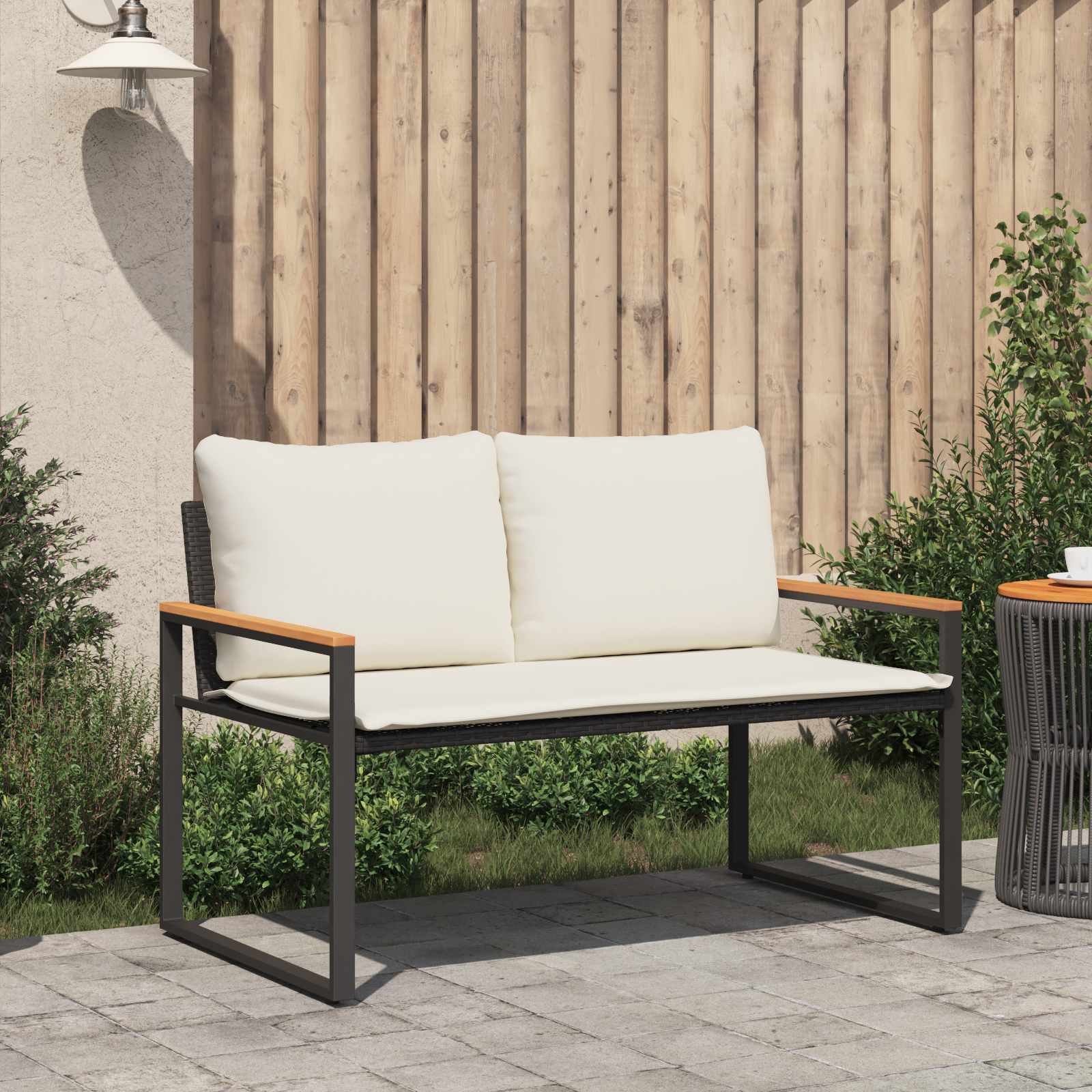 Pad párnával fekete és krémfehér 115 x 65 x 72 cm rattan