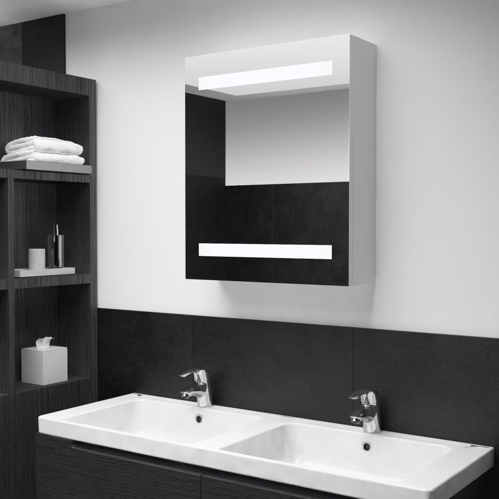 Tükrös fürdőszobaszekrény led világítással 50 x 13,5 x 60 cm